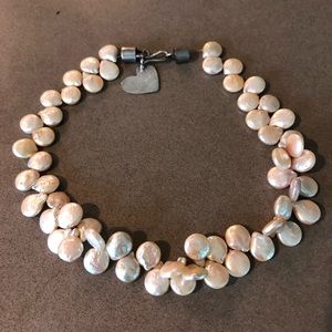 Mercedes Salazar mother of pearl necklace